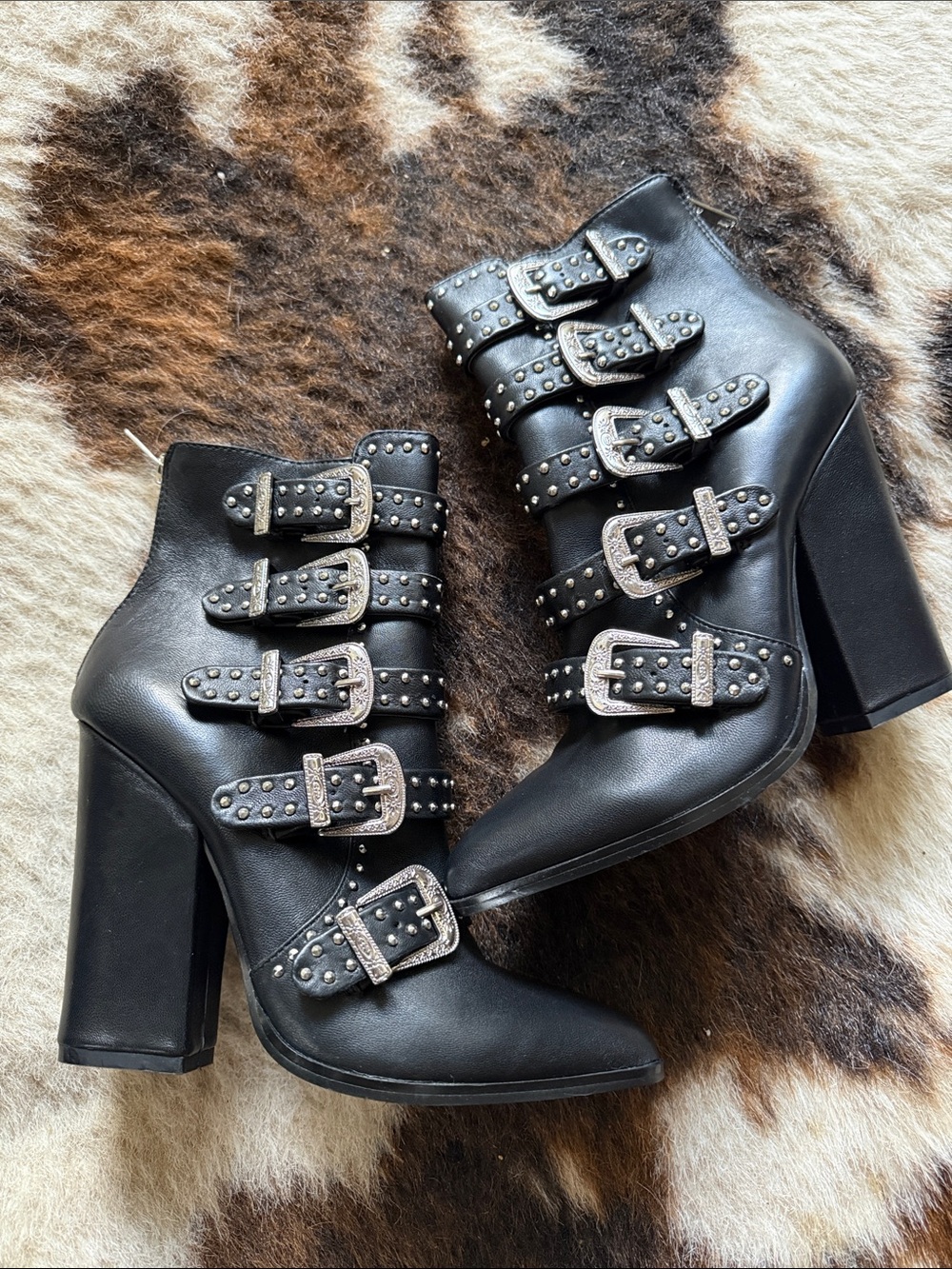 NWT Steve Madden Ankle Boots Women's 7M Studded Buckle Leather